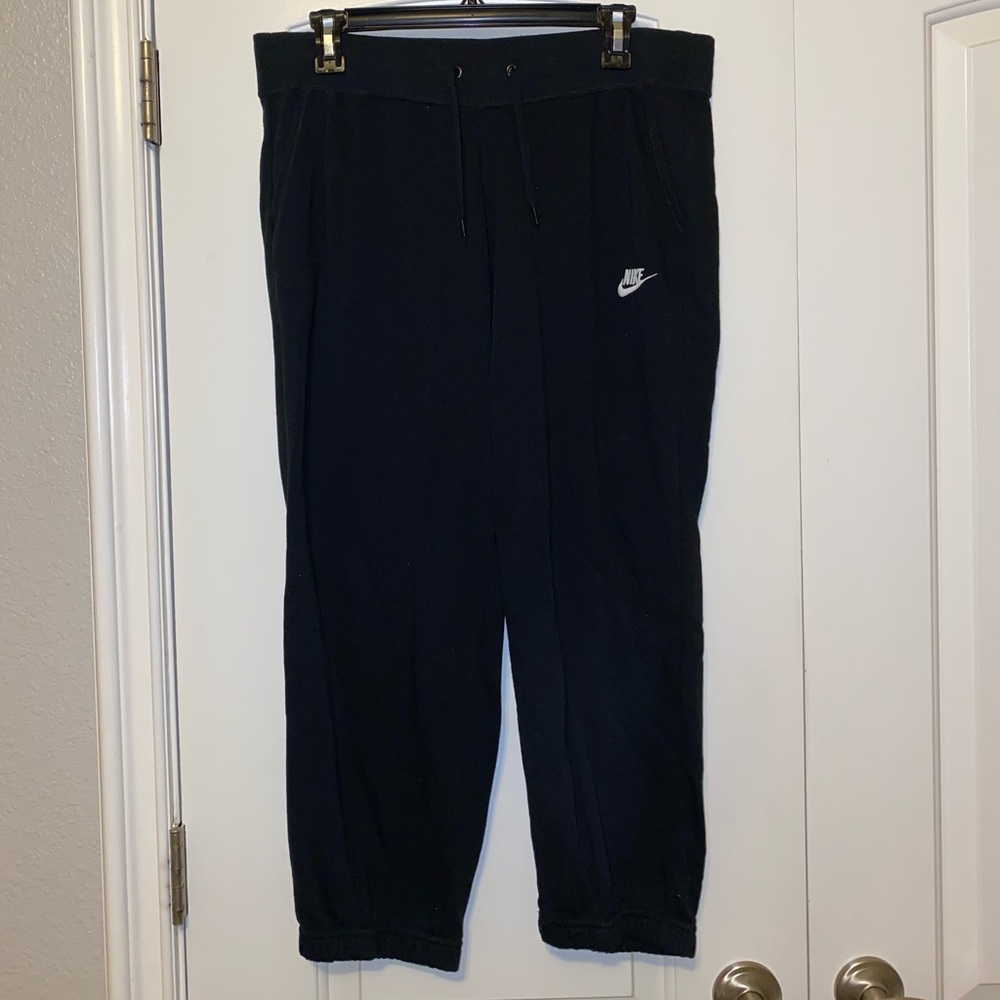 Nike Cropped Sweats